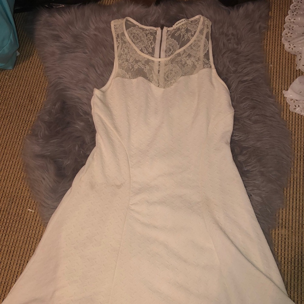 Cream lace stretchy mini dress